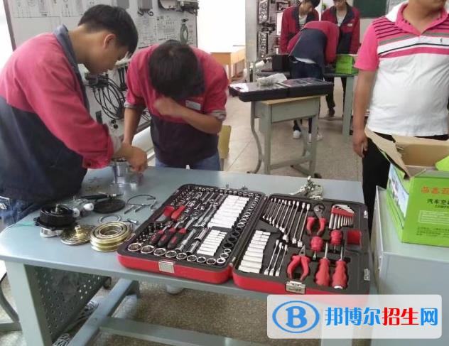 甘肅2022年怎么樣才能學(xué)好汽修學(xué)校