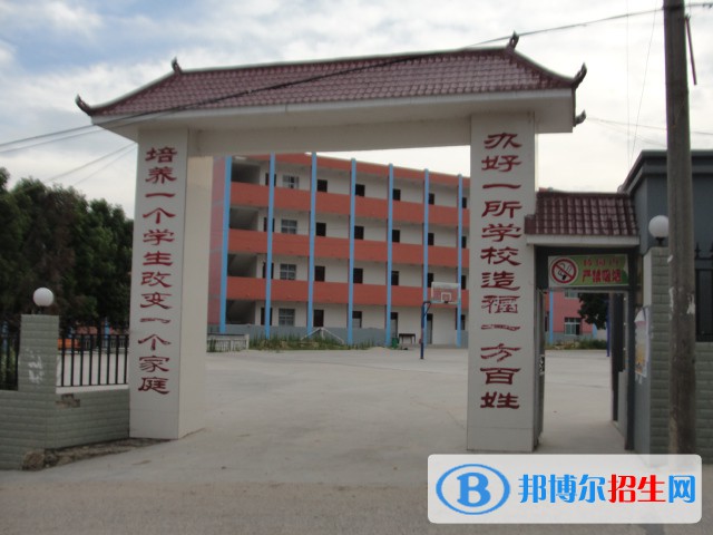 src=http://tldfinder.com/skin/zhaosheng/image/nopic.gif