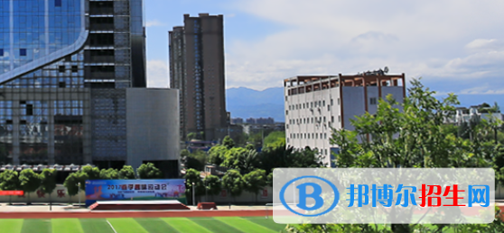 成都2022年中專汽修學(xué)?？梢钥即髮? width=