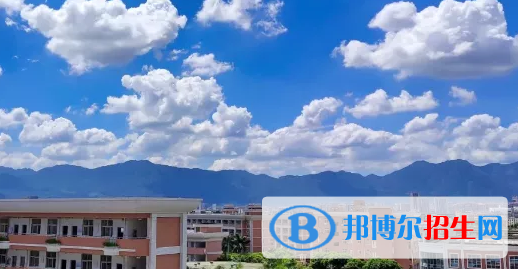 云南省昆明鐵路機(jī)械學(xué)校2022年招生簡(jiǎn)章