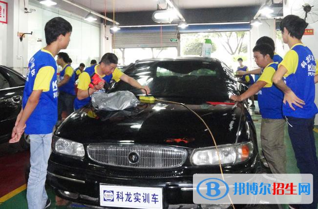 蘭州2022年汽修學(xué)校報(bào)名時(shí)間