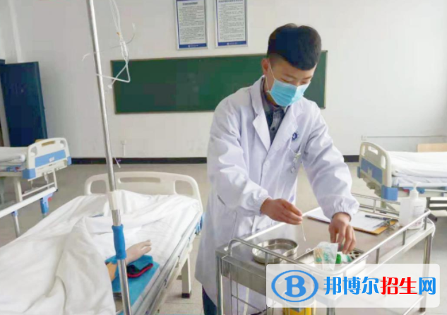 重慶2022年男生讀護理學校學什么專業(yè)好