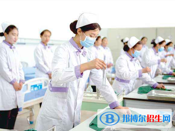 重慶2022年護(hù)理學(xué)校和職高哪個好