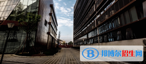 成都中和職業(yè)中學(xué)2022年招生辦聯(lián)系電話(huà)