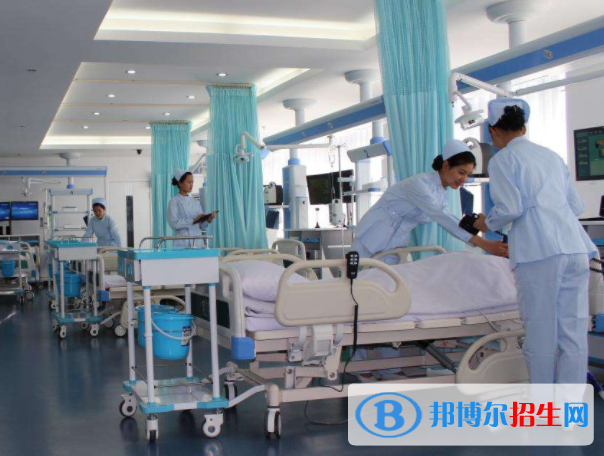 重慶2022年護理學(xué)校要讀幾年