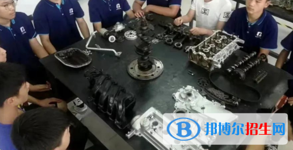 成都2022年男生讀汽修學(xué)校