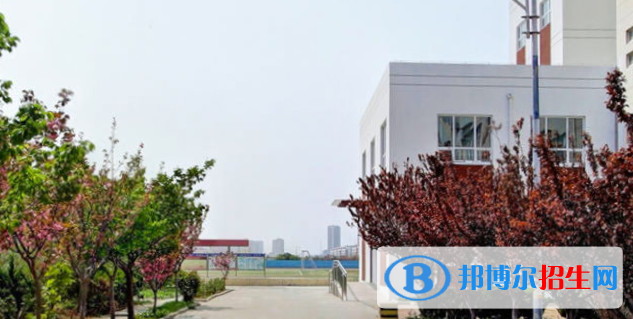 青島市石化高級技工學(xué)校2022年學(xué)費(fèi)、收費(fèi)多少