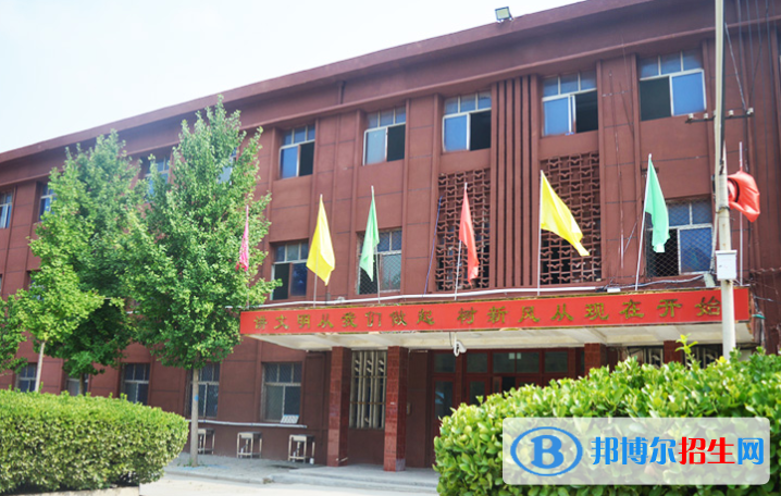 開(kāi)封市中醫(yī)藥學(xué)校2022年招生辦聯(lián)系電話