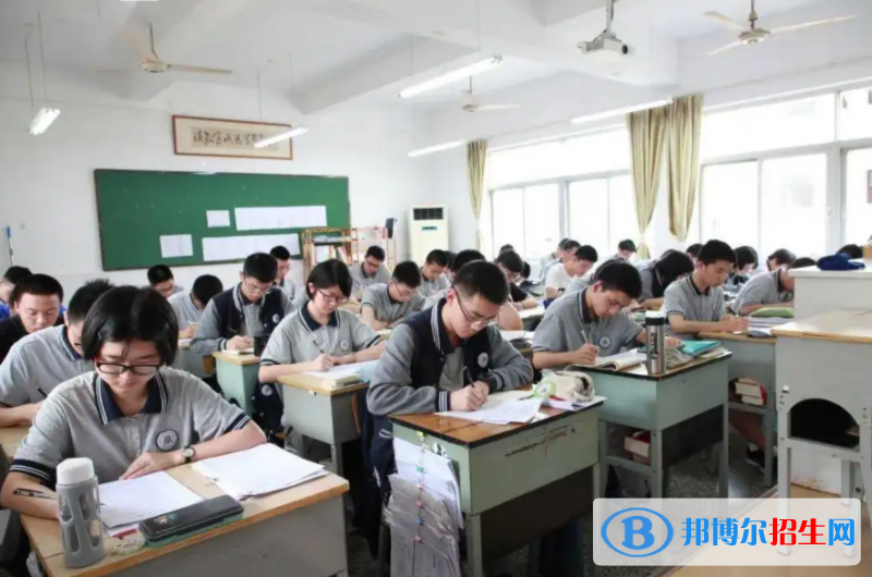 富陽(yáng)中學(xué)國(guó)際部2022年課程體系