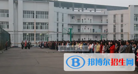 內(nèi)江職業(yè)培訓(xùn)技工學(xué)校2022年學(xué)費(fèi)、收費(fèi)多少