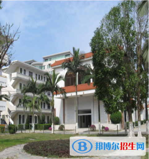 北海市衛(wèi)生學(xué)校2022年聯(lián)系電話