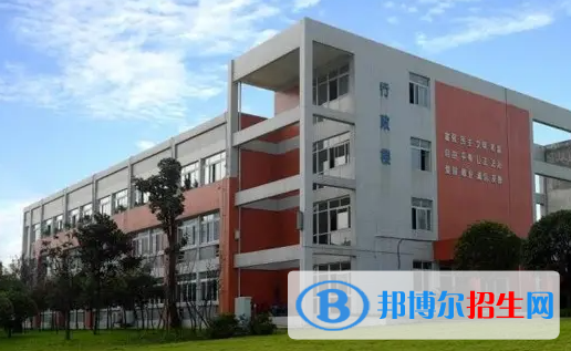 成都2022年鐵路學(xué)校與中專(zhuān)哪個(gè)好