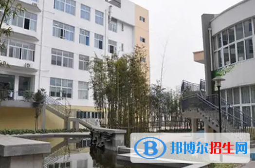 成都2022年中專和鐵路學(xué)校哪個好
