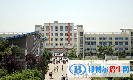 成都2022年上什么職業(yè)技術鐵路學校好