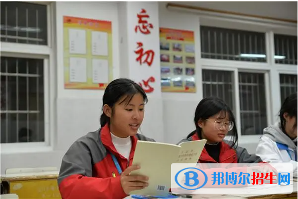 云南2023年中專和幼師學(xué)校哪個更好