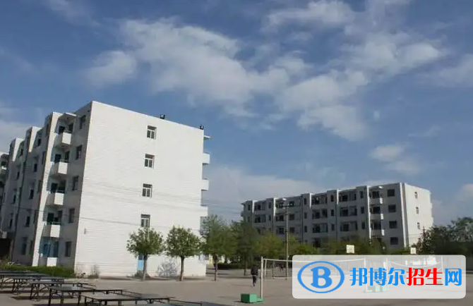 重慶2023年現(xiàn)在上幼師學校學什么好