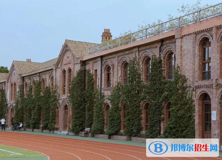 牛津國際公學成都學校初中部2023年學費標準