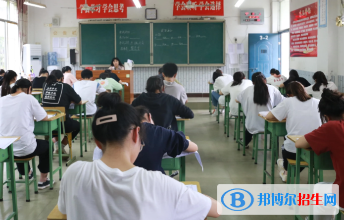 新疆高考二本分?jǐn)?shù)線匯總(2017-2022年)
