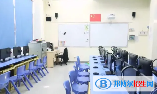 城市綠洲學校初中部2023年學費標準