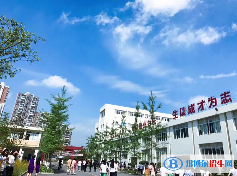 成都2023年鐵路學(xué)校較好的大專