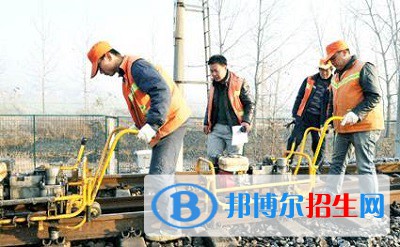 成都2023年初中生讀鐵路學校