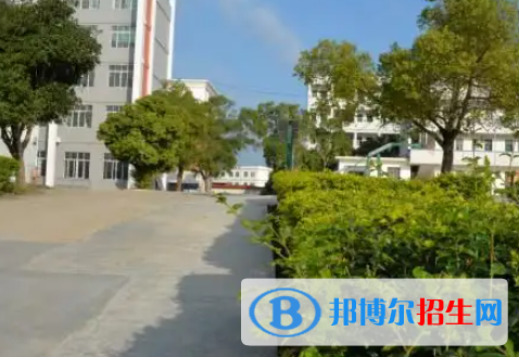 廣西2023年現(xiàn)在上計算機(jī)學(xué)校學(xué)啥好