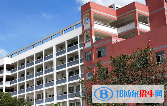 廣西2023年讀計算機學校好還是高中