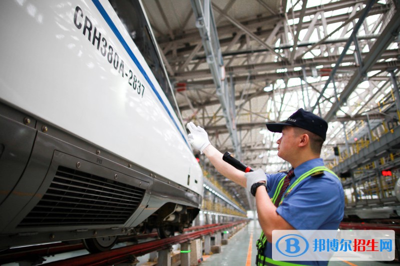 成都2023年鐵路學(xué)?？梢詫W(xué)什么