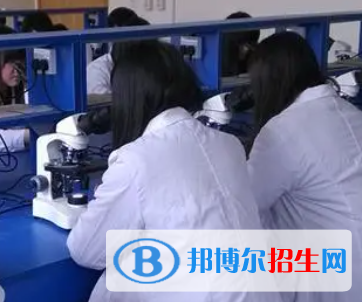 河南2023年女孩上衛(wèi)校學什么好