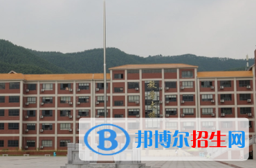 廣西2023年初中生可以上的計(jì)算機(jī)學(xué)校