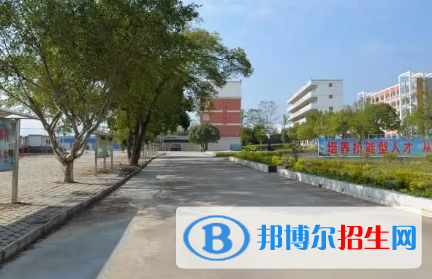 廣西2023年初中生可以去讀什么計(jì)算機(jī)學(xué)校