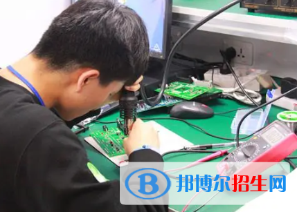 廣西2023年計(jì)算機(jī)學(xué)校的專業(yè)有哪些