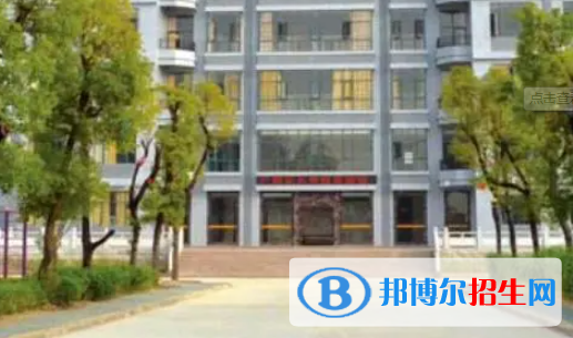 廣西2023年男生讀計算機學(xué)校