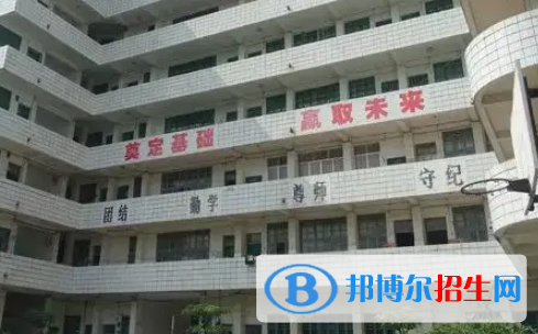廣西2023年男生讀什么計(jì)算機(jī)學(xué)校好