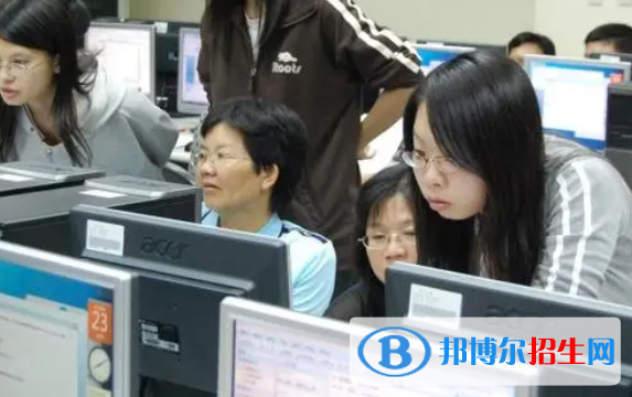 廣西2023年女生初中畢業(yè)上計算機學(xué)校