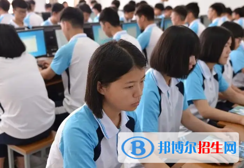 廣西2023年職高和計(jì)算機(jī)學(xué)校有哪些區(qū)別