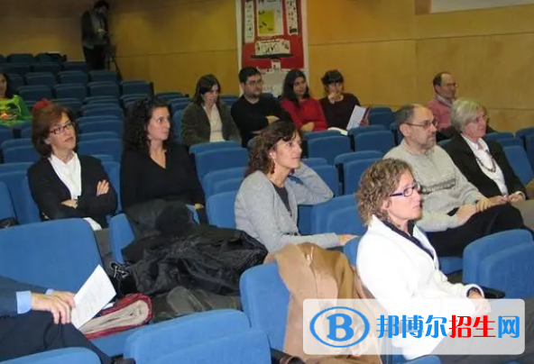 大學(xué)加泰羅尼亞語專業(yè)可以從事哪些工作？