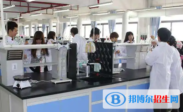 大學(xué)醫(yī)學(xué)營養(yǎng)專業(yè)可以從事哪些工作？