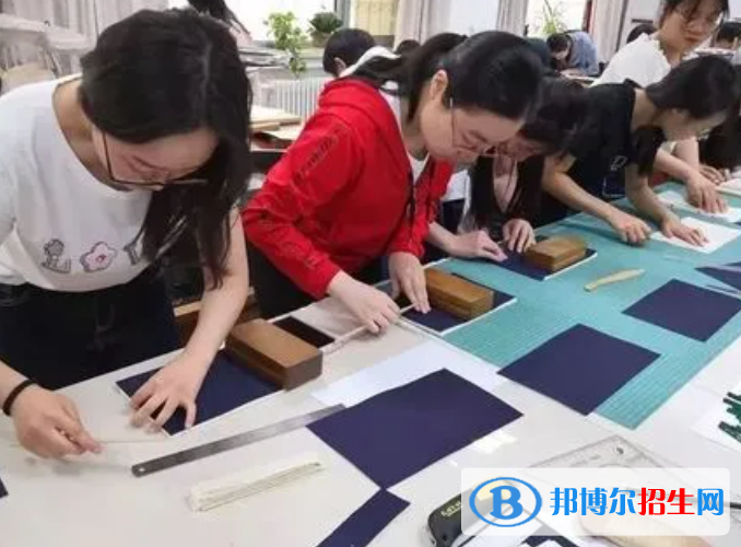 大學(xué)古典文獻(xiàn)學(xué)專業(yè)可以從事哪些工作？