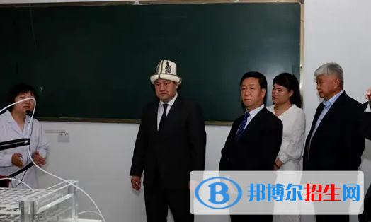 大學哈薩克語專業(yè)可以從事哪些工作？