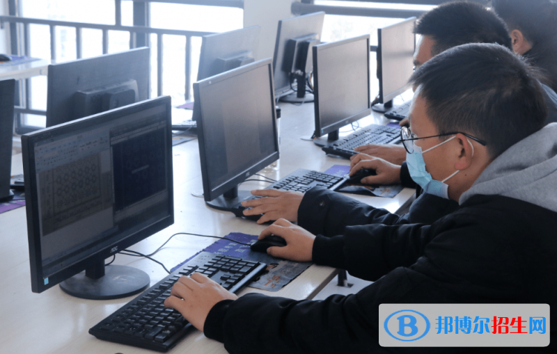 蘭州2023年上計算機(jī)學(xué)校學(xué)什么好