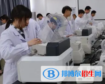 河南2023年男生上衛(wèi)校學什么好