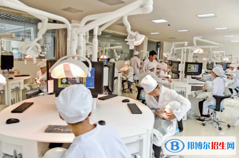 云南2023年上中專學(xué)校要多少錢(qián)