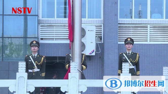我校2022—2023學年度（上）期第十五周朝會儀式成功舉行