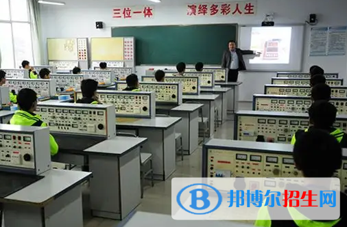 重慶2023中專學(xué)校畢業(yè)是什么文憑
