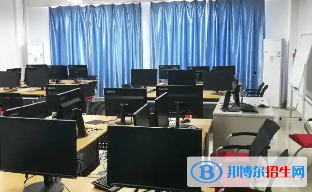 重慶2023年中專學校和中專有哪些區(qū)別