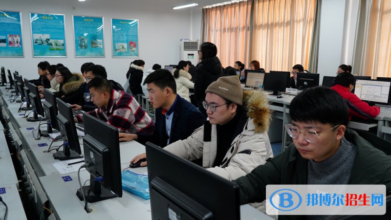 四川2023年女生學(xué)計(jì)算機(jī)學(xué)校有前途嗎