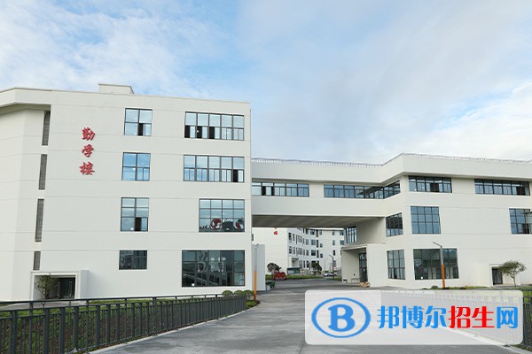 四川化工職業(yè)技術(shù)學(xué)院2023單招專(zhuān)業(yè)有哪些?