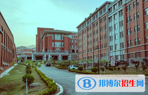 大連藝術(shù)學(xué)院是不是雙一流大學(xué)嗎？