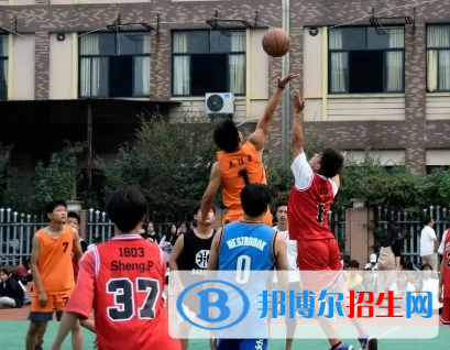 杭州2023年上中?？梢钥即髮W嗎